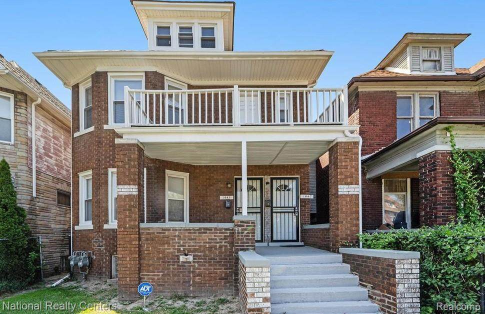 1045 Casgrain Street - Photo 1