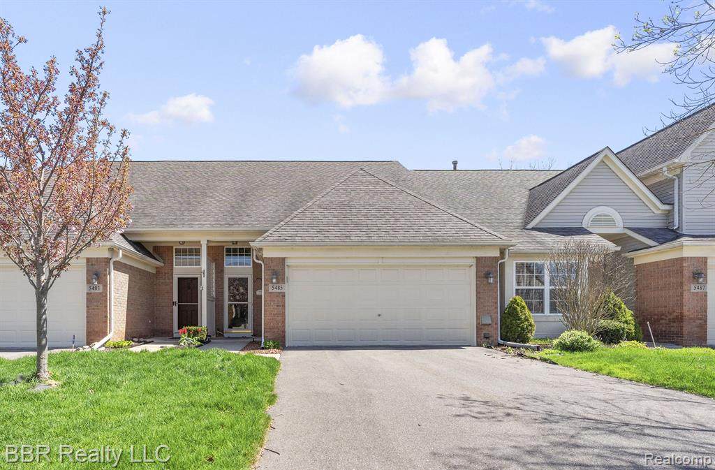 5485 Greenway Drive - Photo 1