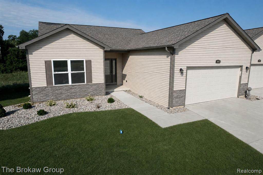 3365 Meadowridge Court - Photo 1