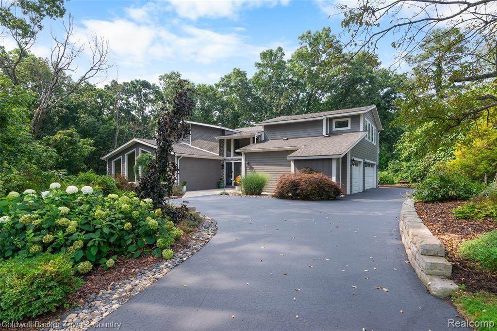 5728 Eggert Place - Photo 1