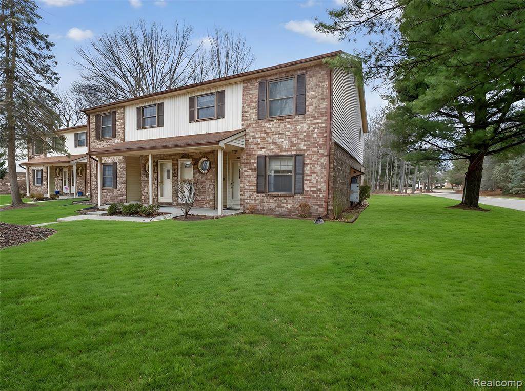 35652 Castlewood Court - Photo 1