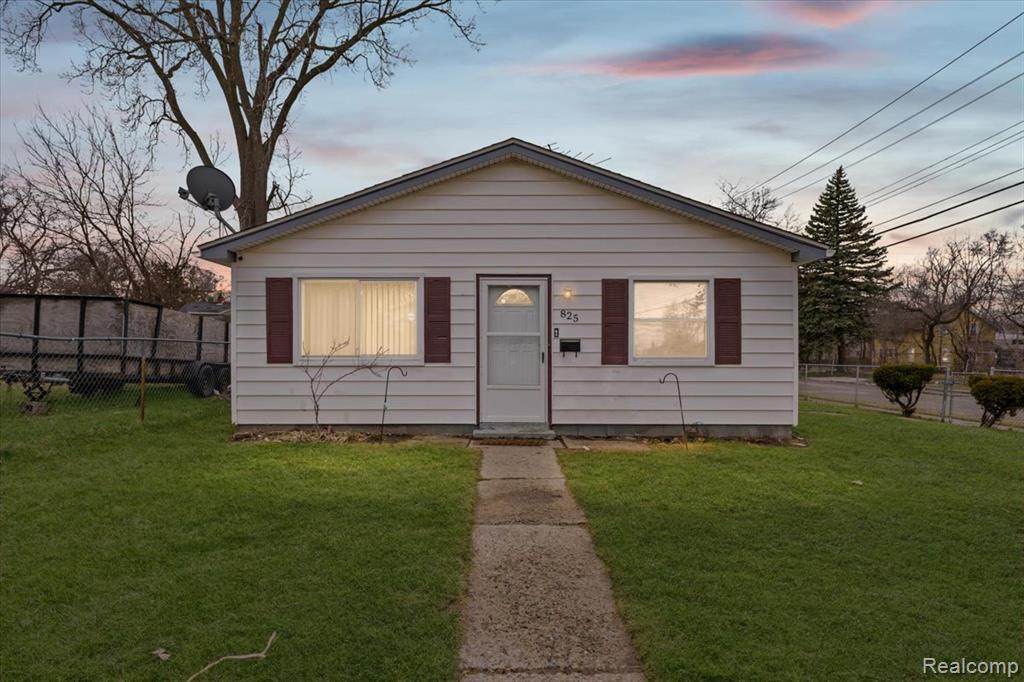 825 Robinwood Street - Photo 1