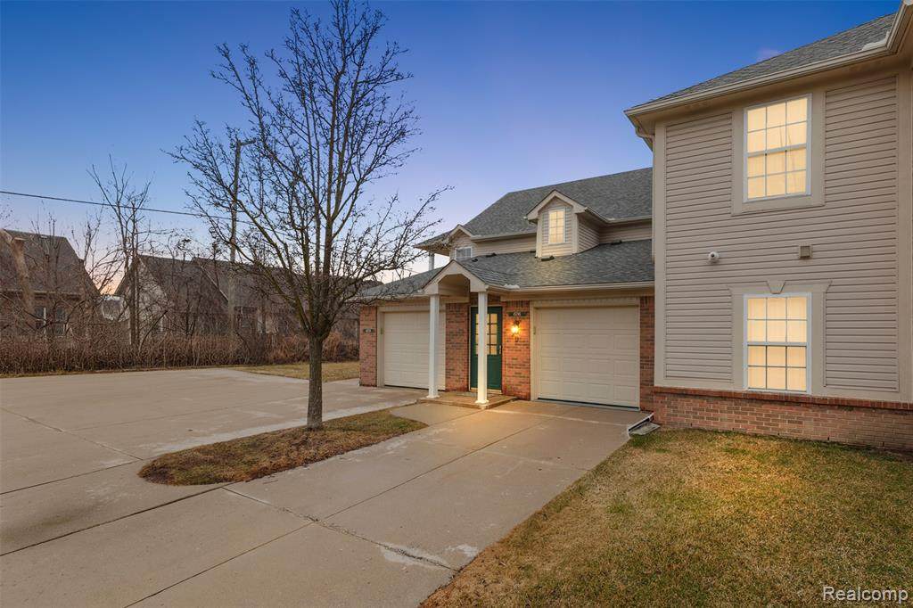 45765 Cagney Drive - Photo 1