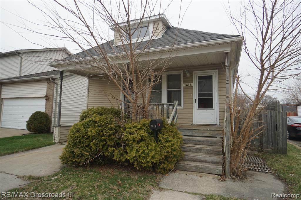 1418 Hanford Avenue - Photo 1