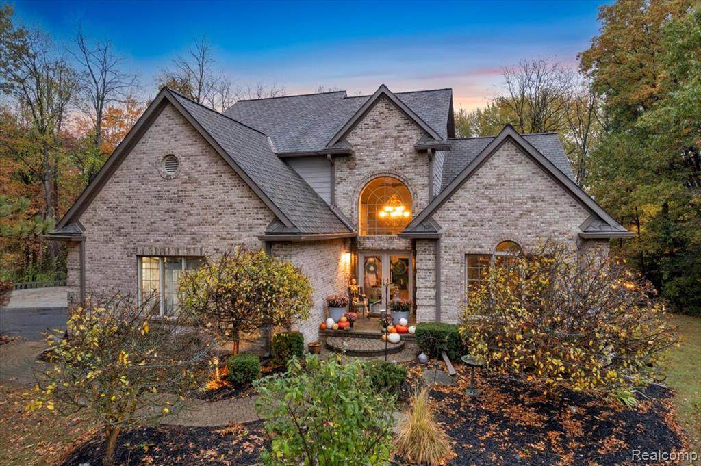 90 Creekwood Drive - Photo 1