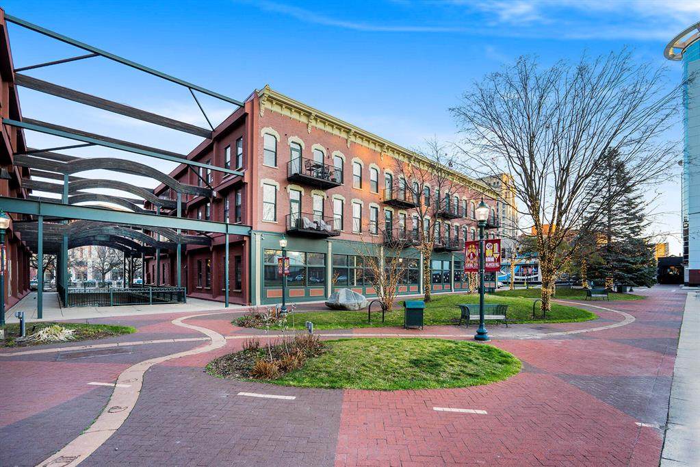 222 Kalamazoo Mall - Photo 1
