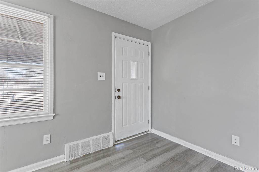 https://bt-photos.global.ssl.fastly.net/michigan/orig_boomver_2_652746687-2.jpg