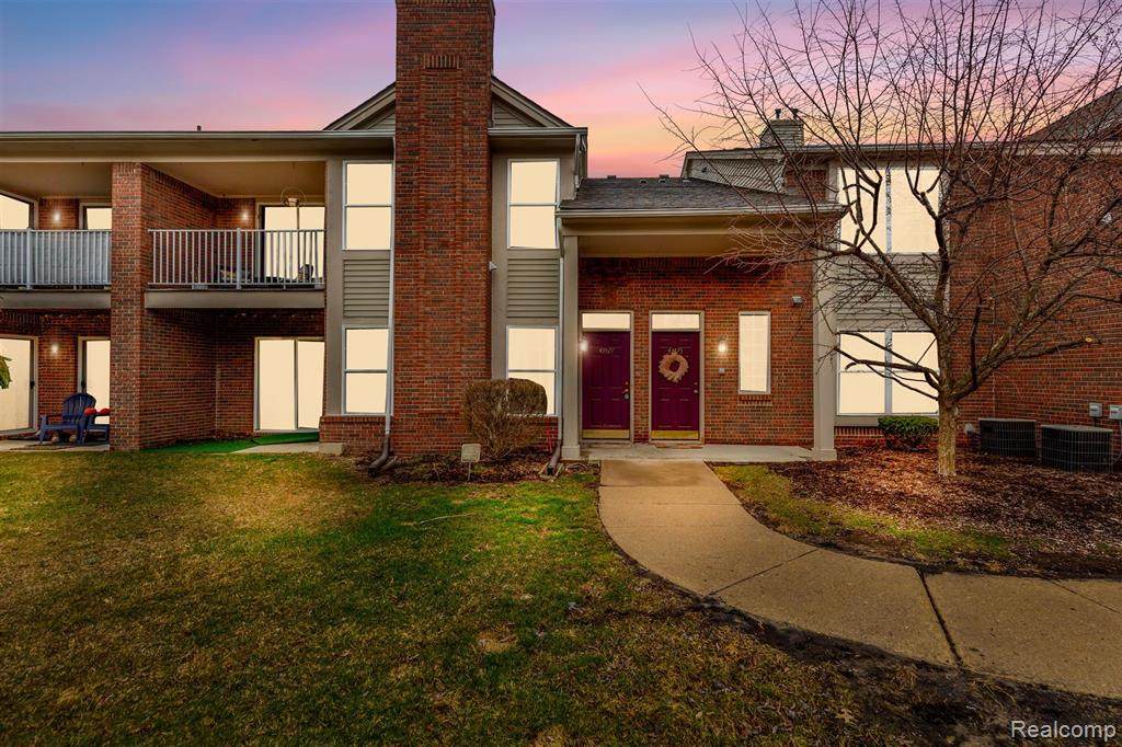 43427 Claremont Drive - Photo 1
