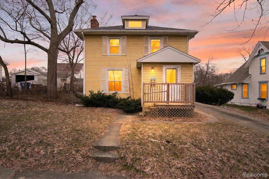 206 Grinnell Street - Photo 1
