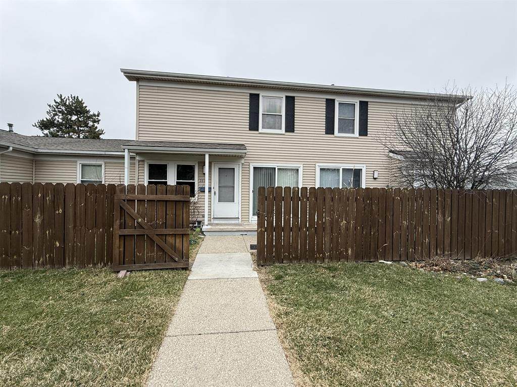 2884 Roundtree Boulevard - Photo 1
