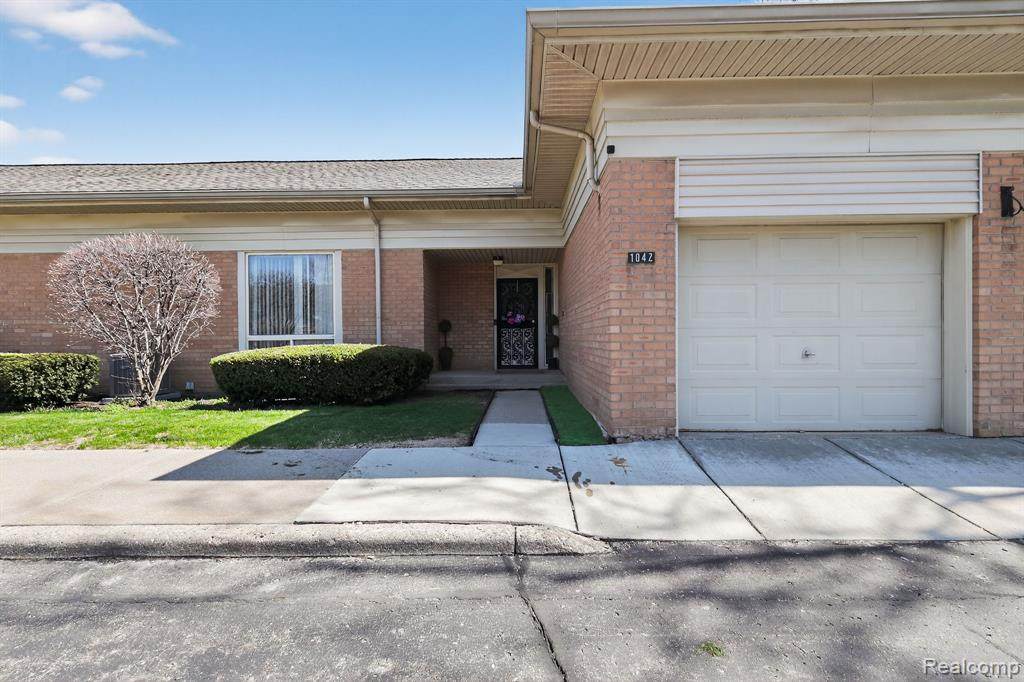 1042 Trevor Place - Photo 1