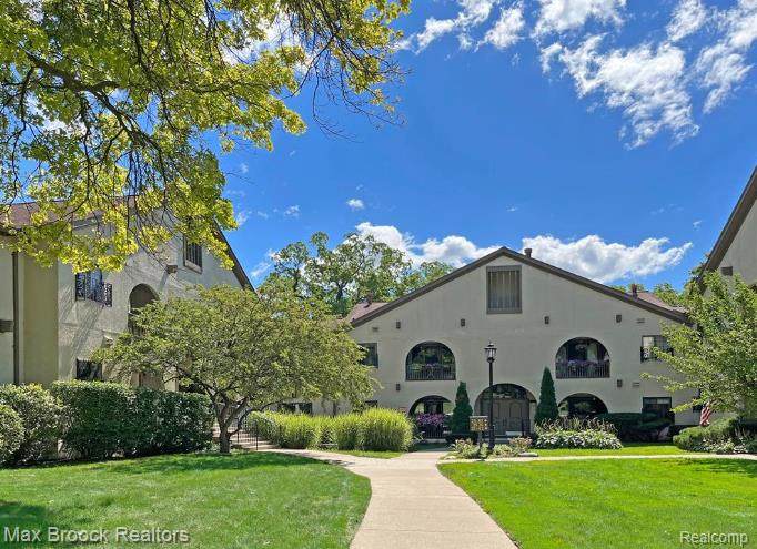 42160 Woodward Avenue - Photo 1