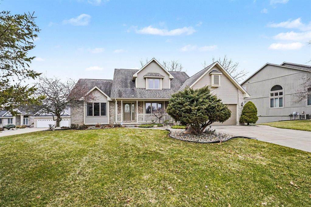 6131 Pine Creek Court - Photo 1