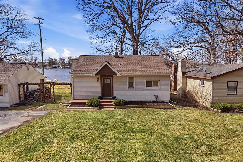 1700 Hughes Road - Photo 1