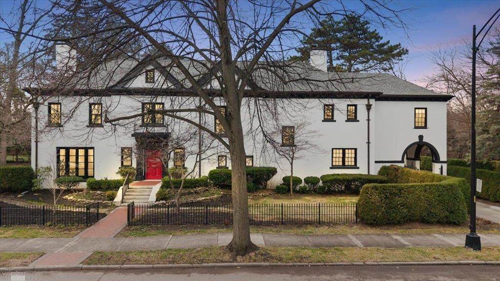 35 Mckinley Place - Photo 1