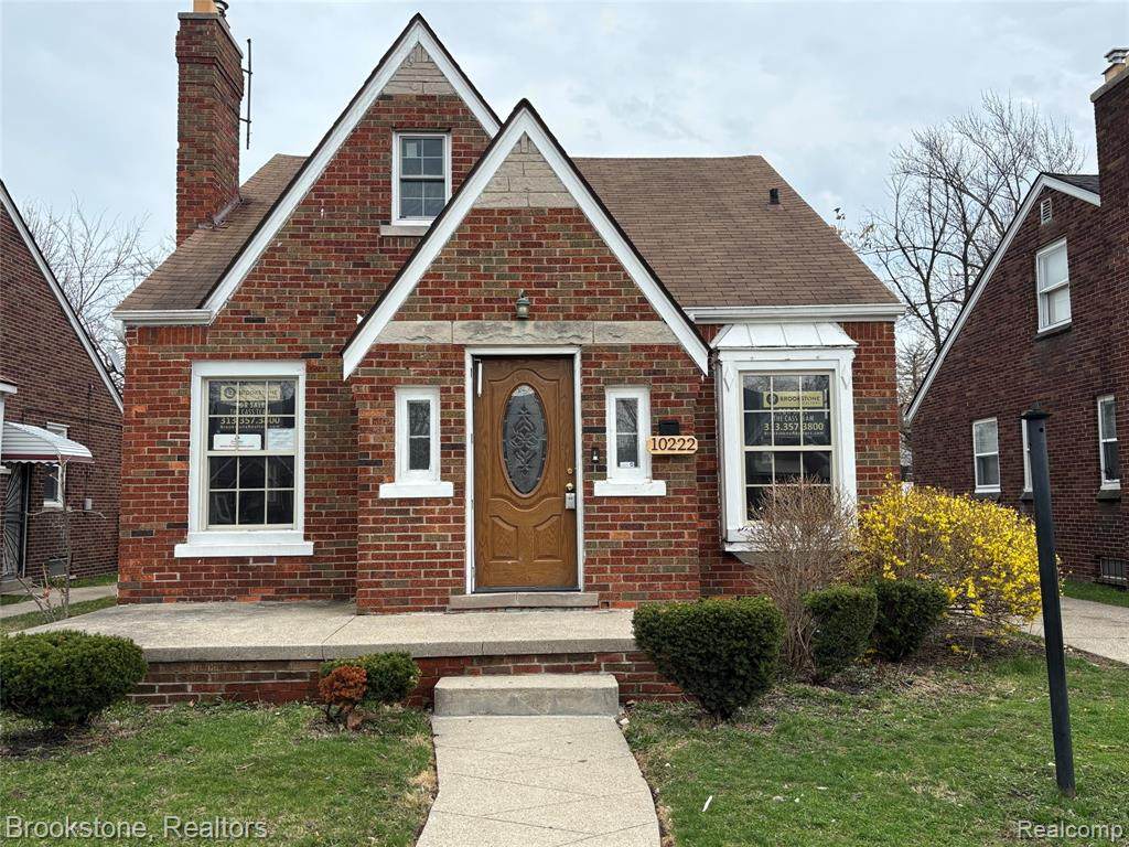 10222 Beaconsfield Street - Photo 1