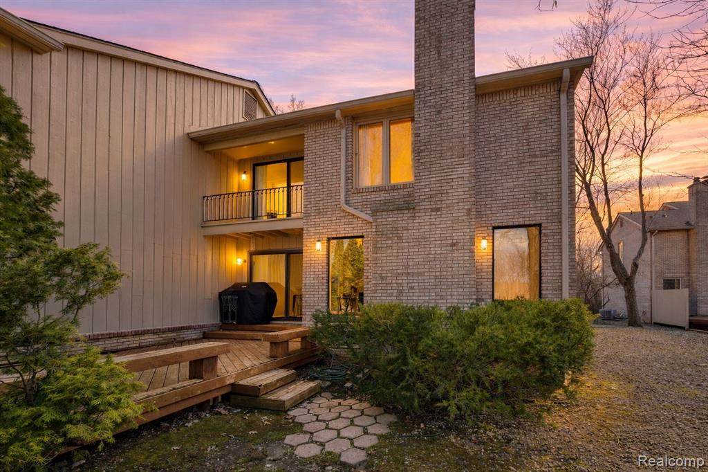 1157 Hillpointe Circle - Photo 1