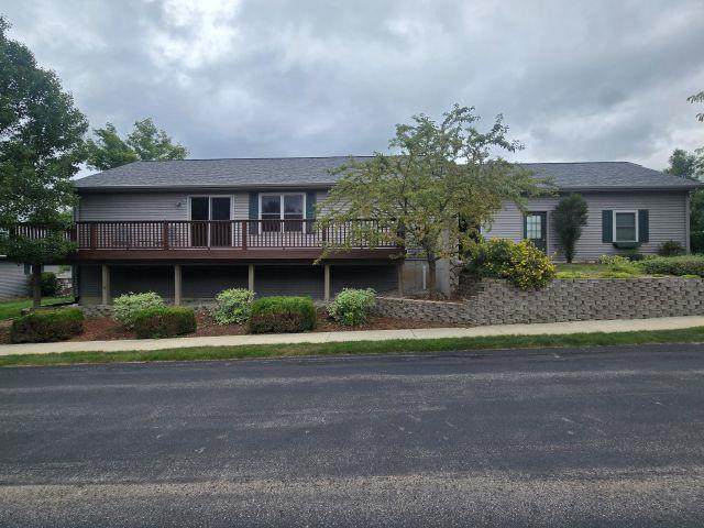 3801 Creekside Drive - Photo 1