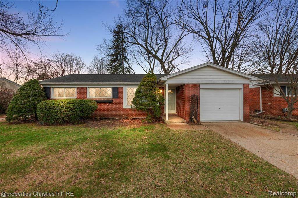 37935 Donald Street - Photo 1