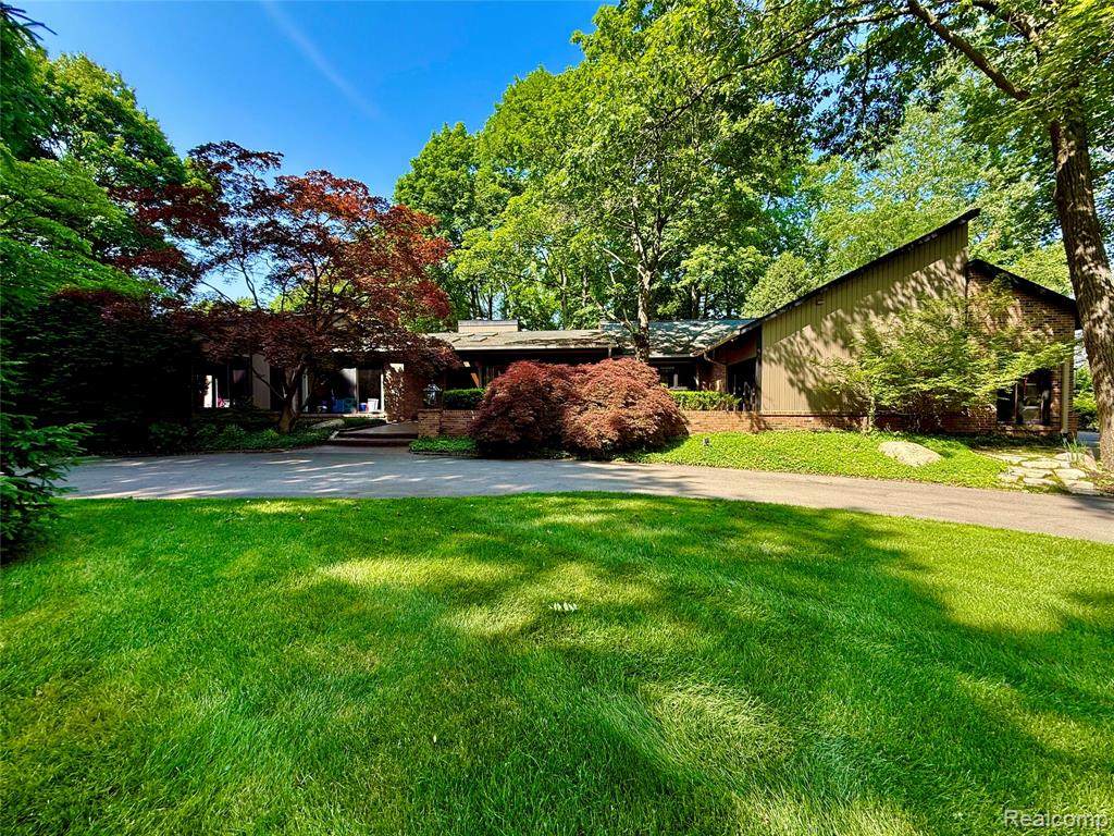 275 Pine Ridge Drive - Photo 1