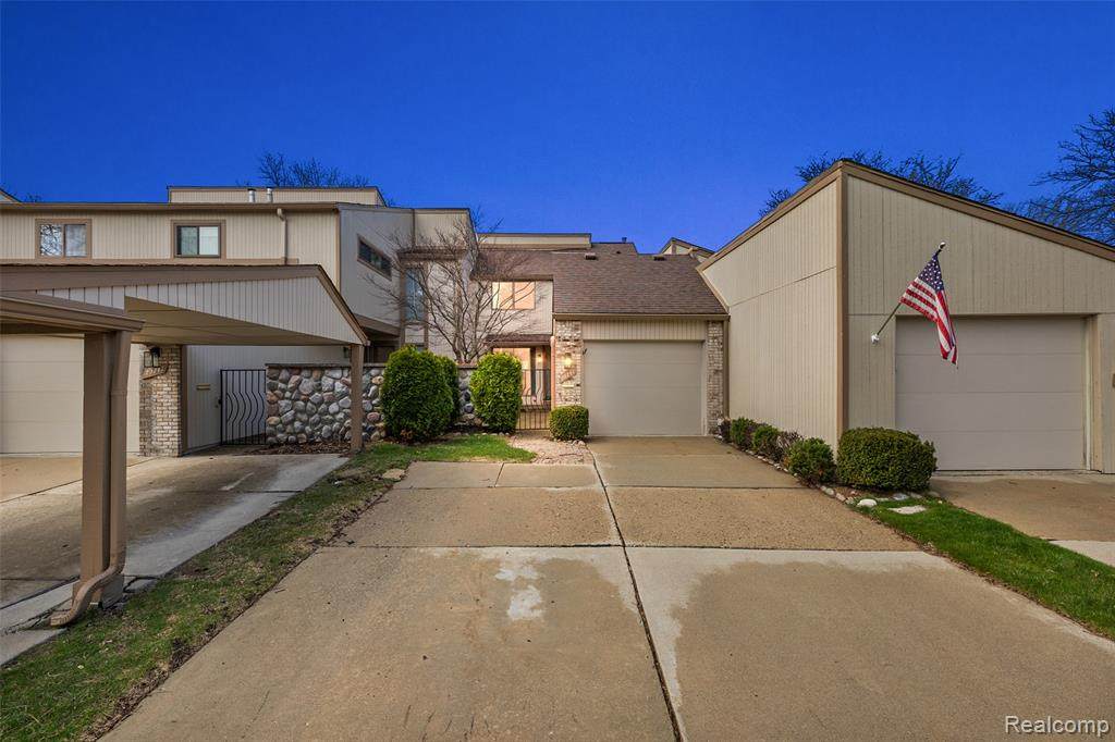 23243 Farmington Road - Photo 1