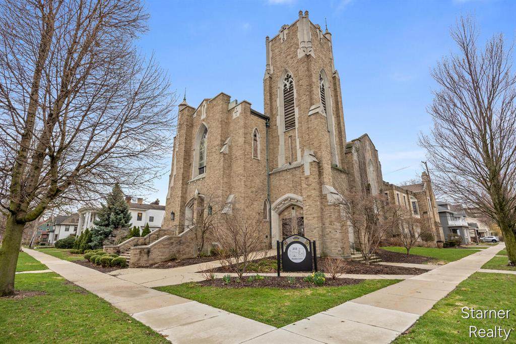 253 Prospect Avenue - Photo 1