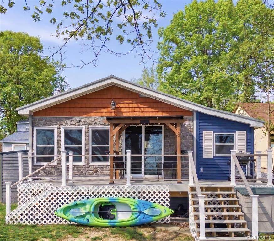 4168 Lakeview Drive - Photo 1