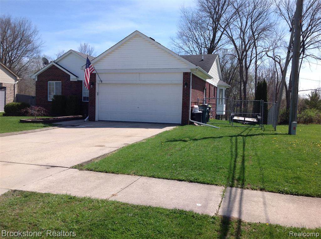 32010 Oakcrest Drive - Photo 1