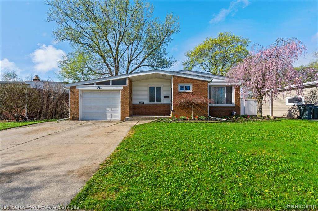 22518 Sunnyside Street - Photo 1