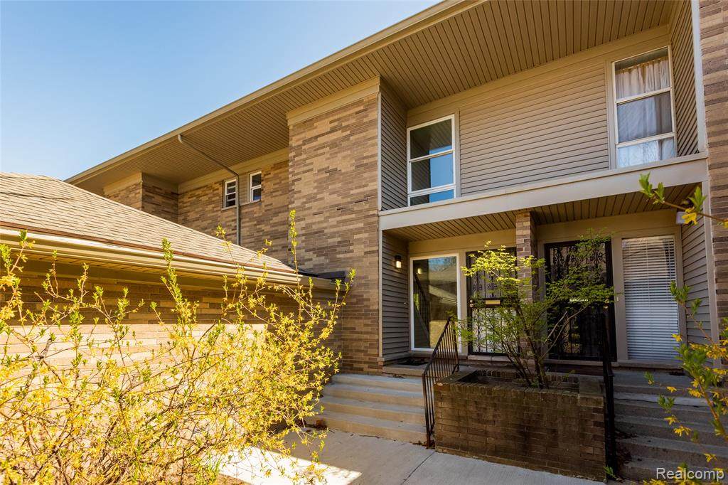 2011 Thornhill Place - Photo 1