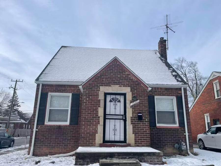 19303 Fairport Street - Photo 1