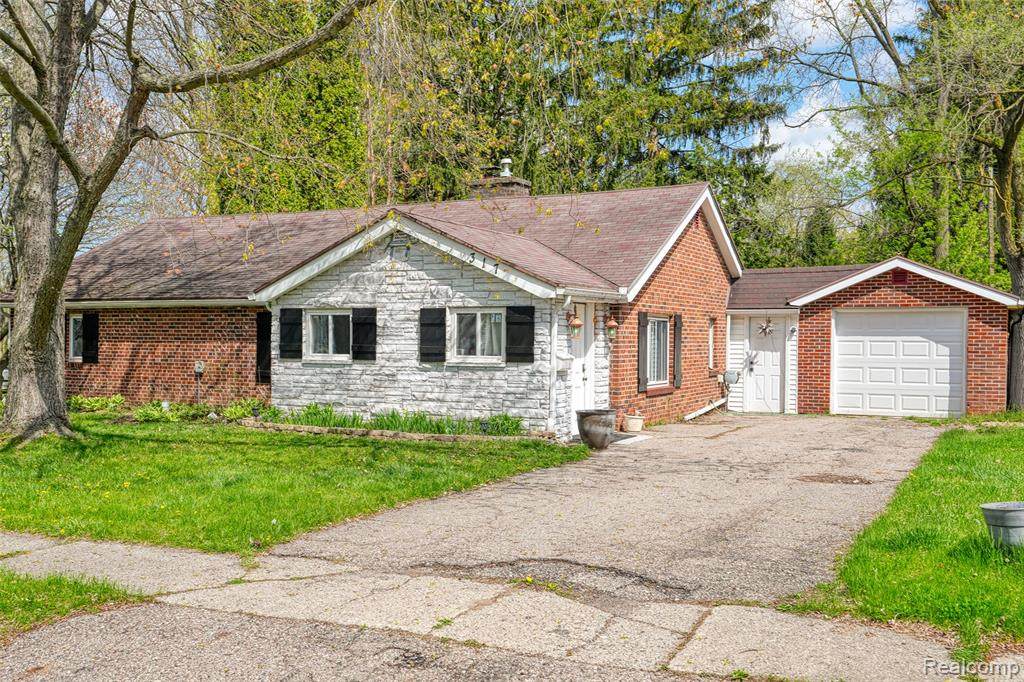 317 Crossman Street - Photo 1