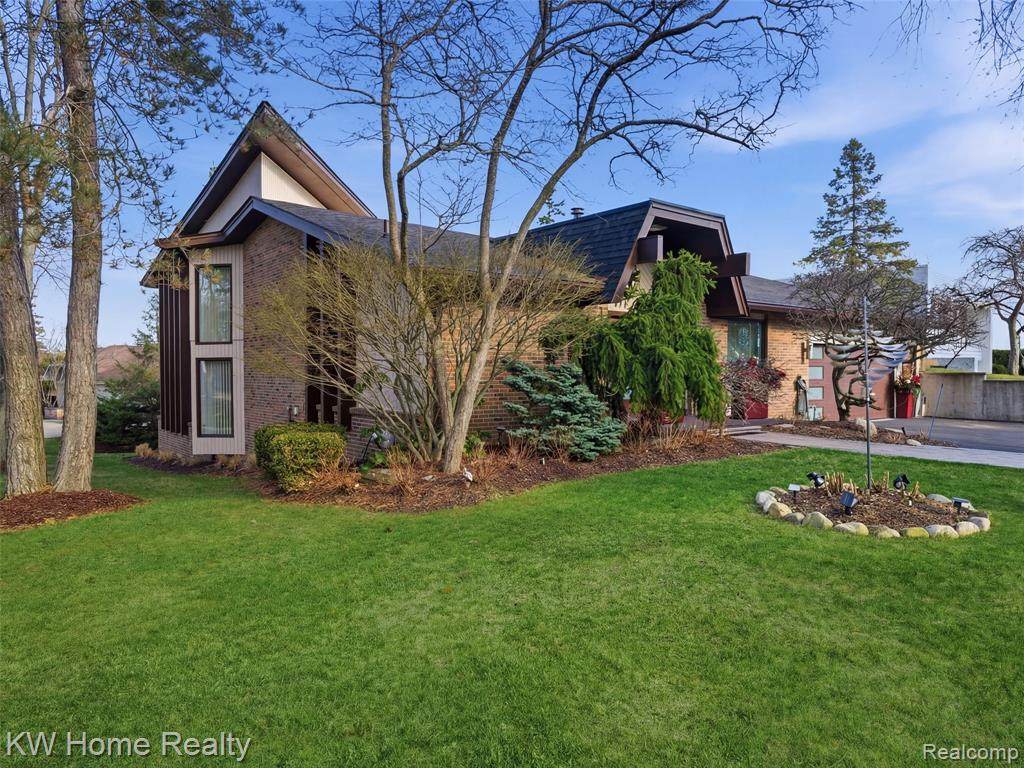 4749 Tara Court - Photo 1
