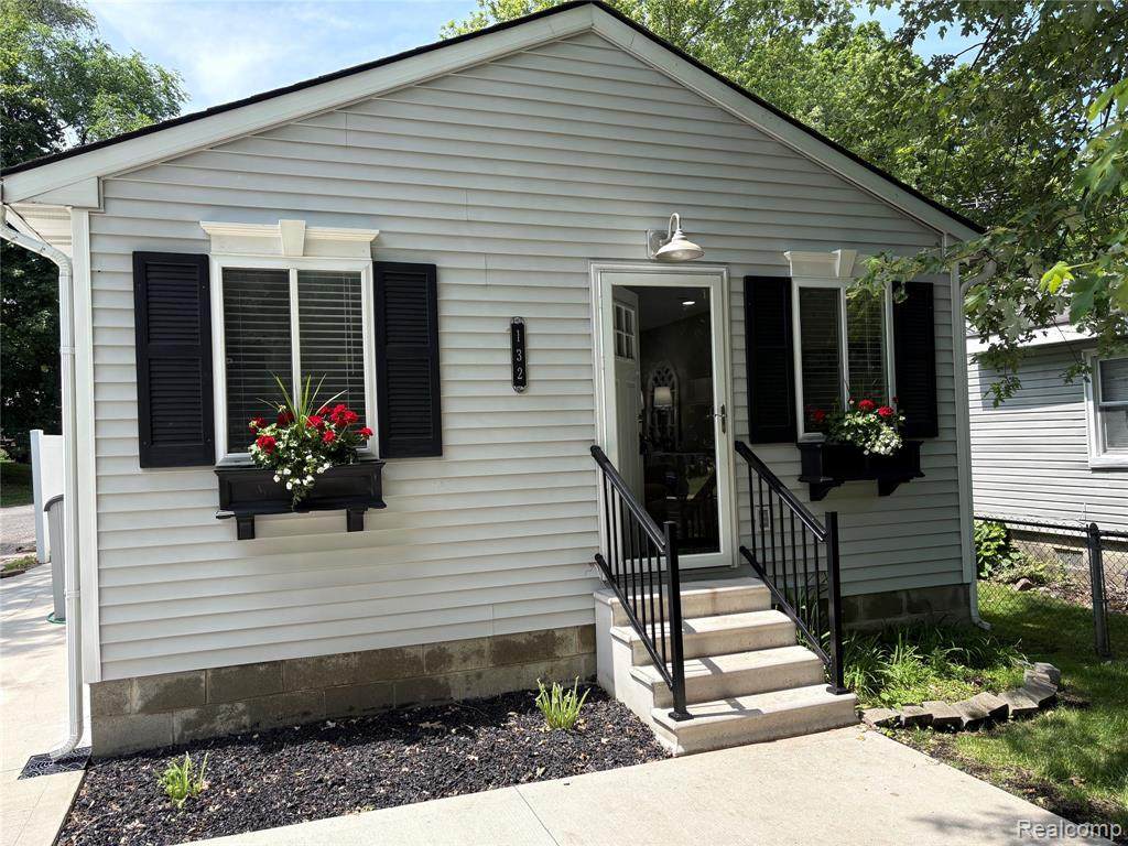 132 Maudlin Street - Photo 1