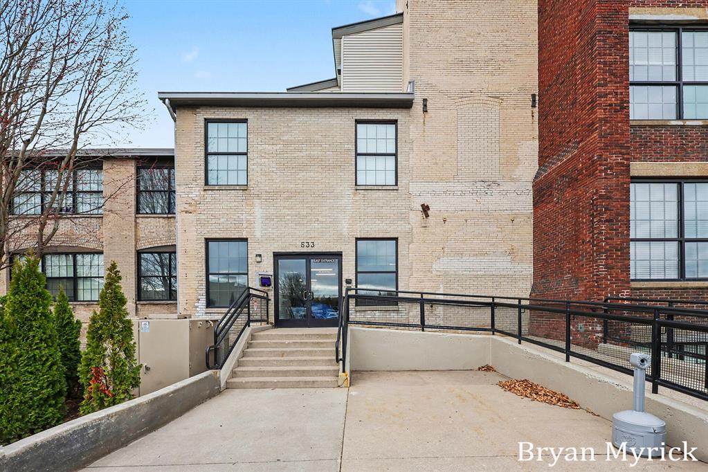 533 Columbia Avenue - Photo 1