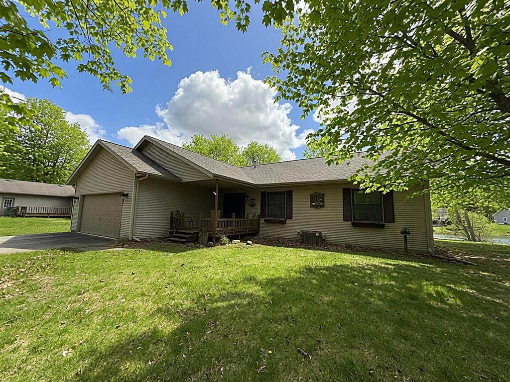 8917 Longview Drive - Photo 1
