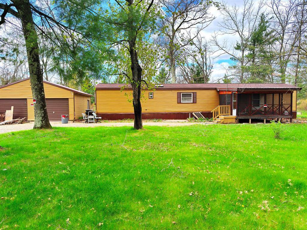 9189 Oakland Drive - Photo 1