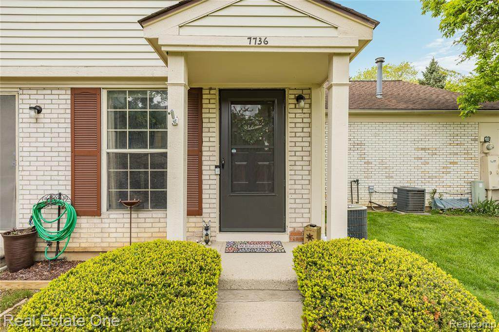 7736 Lake Ridge Drive - Photo 1