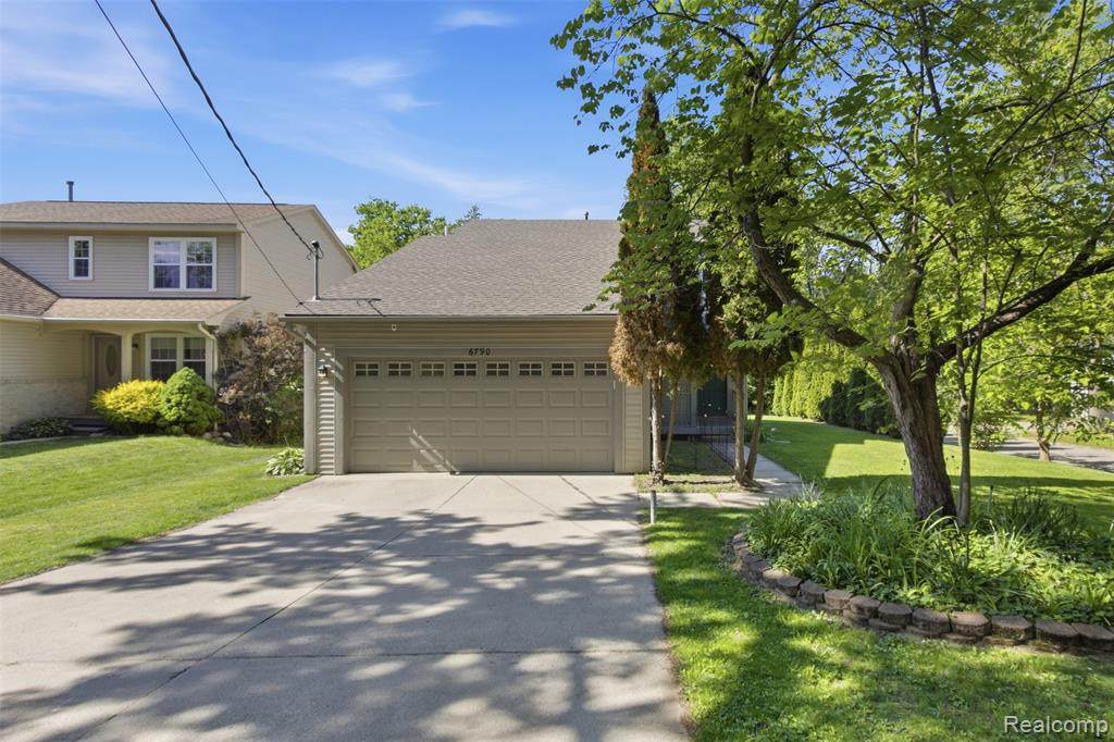6790 Edwood Avenue - Photo 1