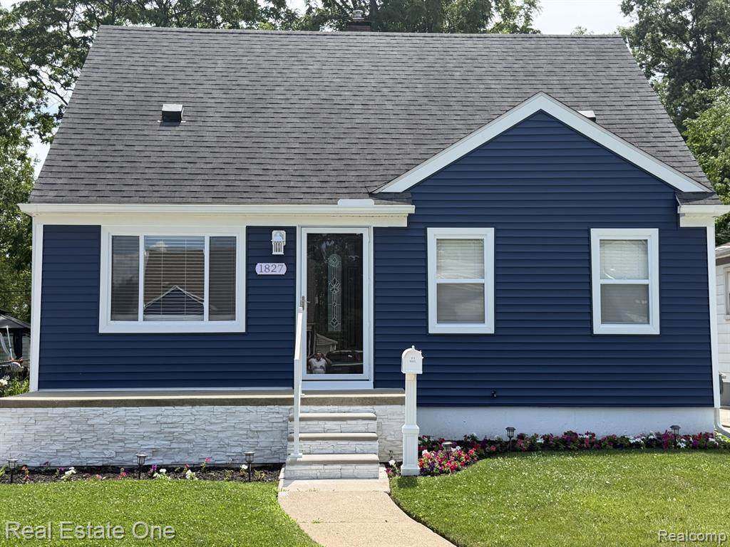 1827 Ford Boulevard - Photo 1