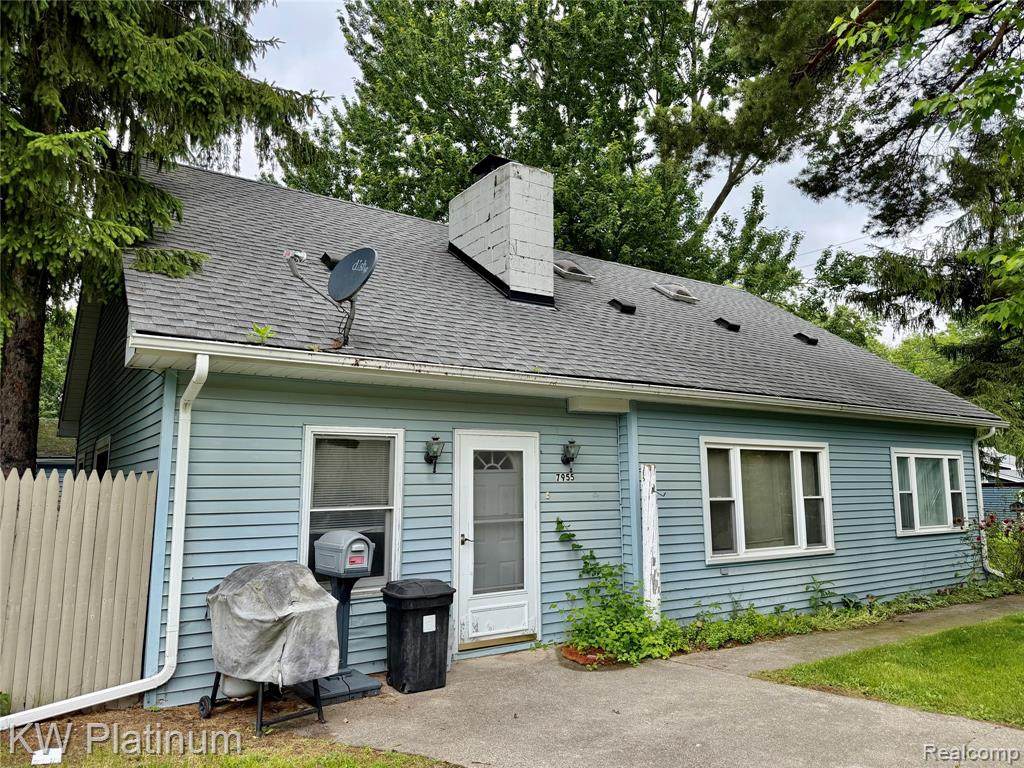 7955 Lakeshore Road - Photo 1