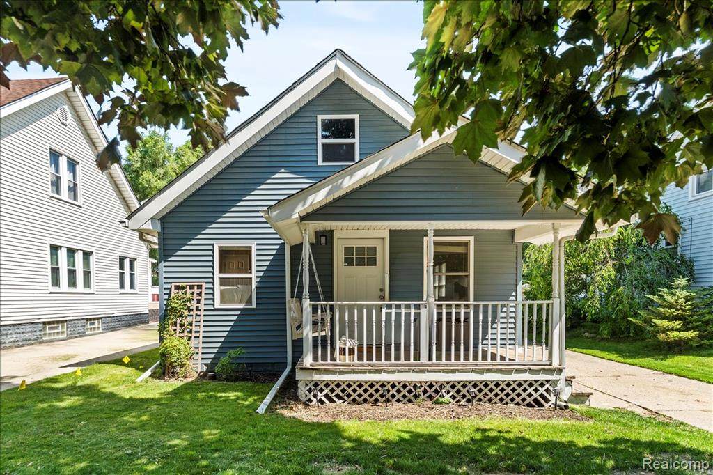 136 Mapledale Avenue - Photo 1