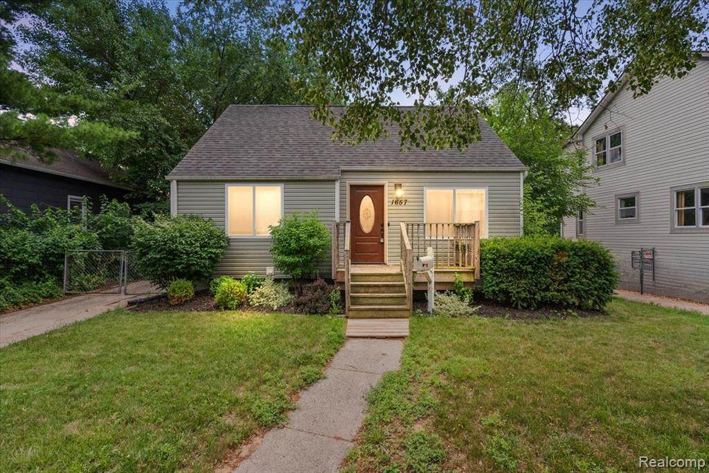1657 Troy Street - Photo 1
