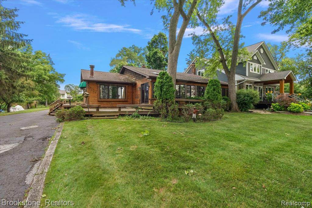 1167 Lake Drive - Photo 1