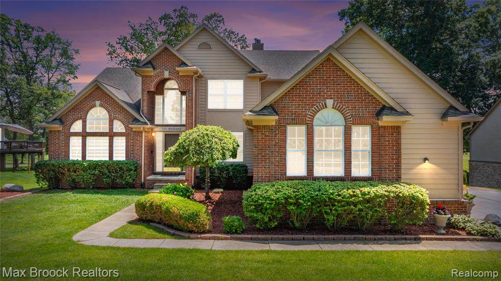 2322 Sandlewood Drive - Photo 1