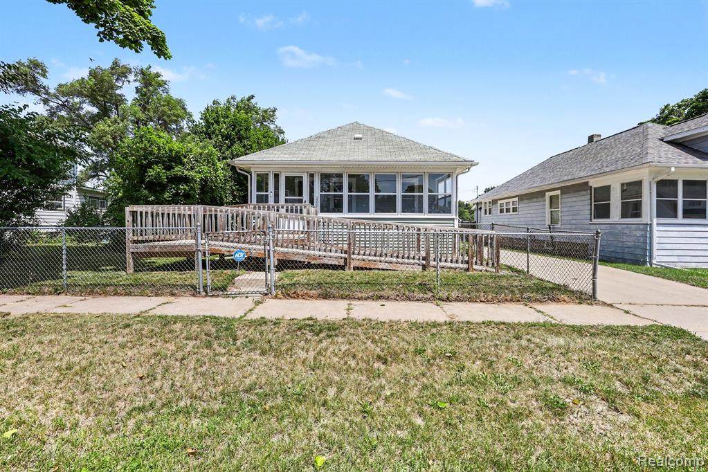 200 Cass Avenue - Photo 1