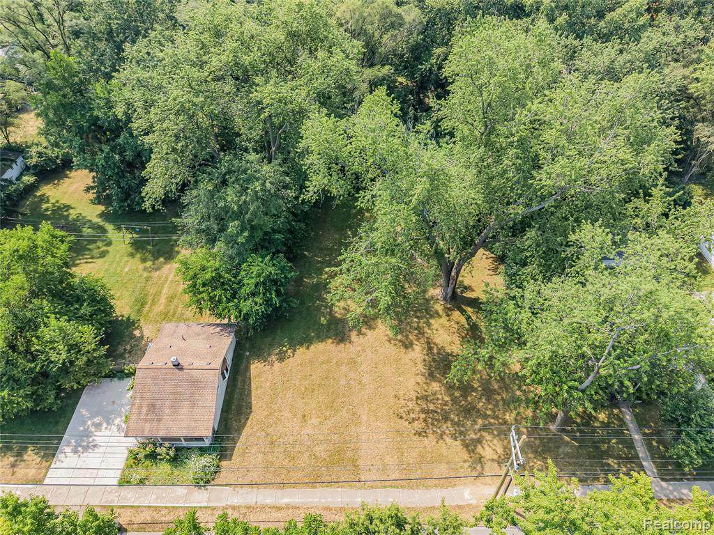 26747 Vassar Avenue - Photo 1