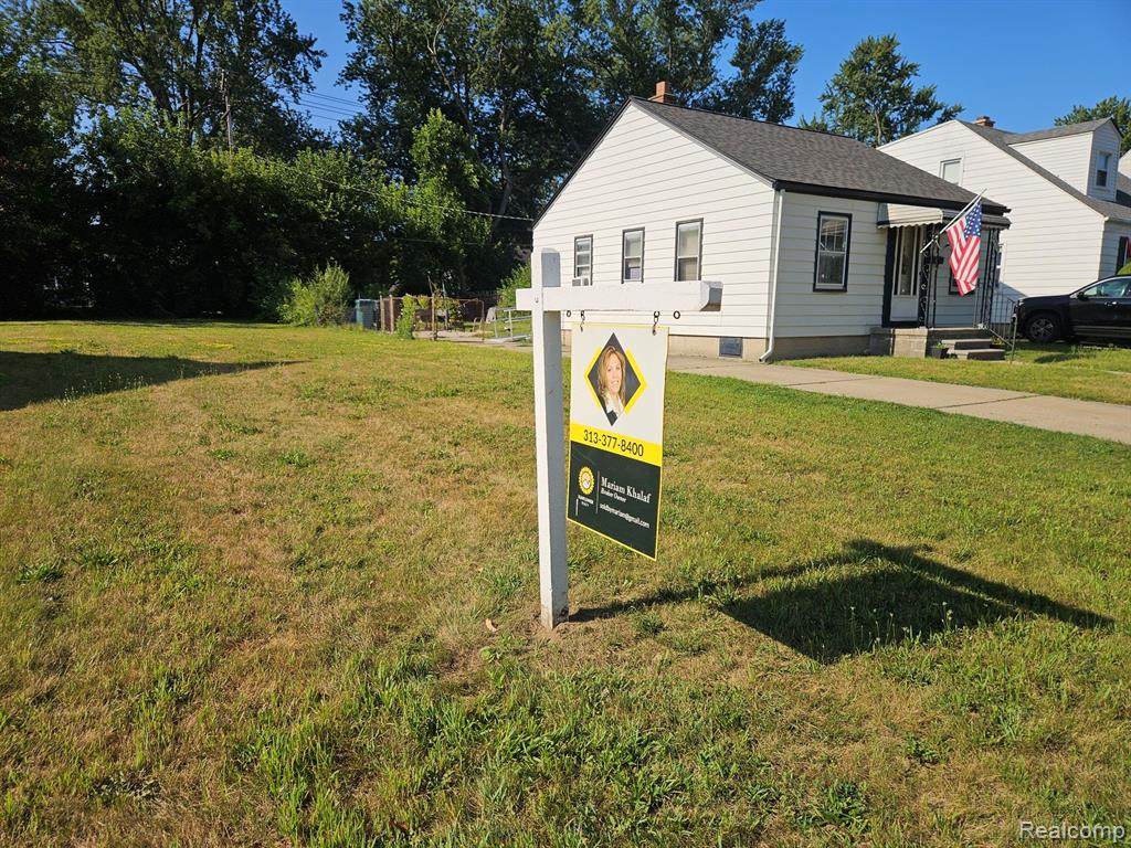 24705 Cooke Street - Photo 1