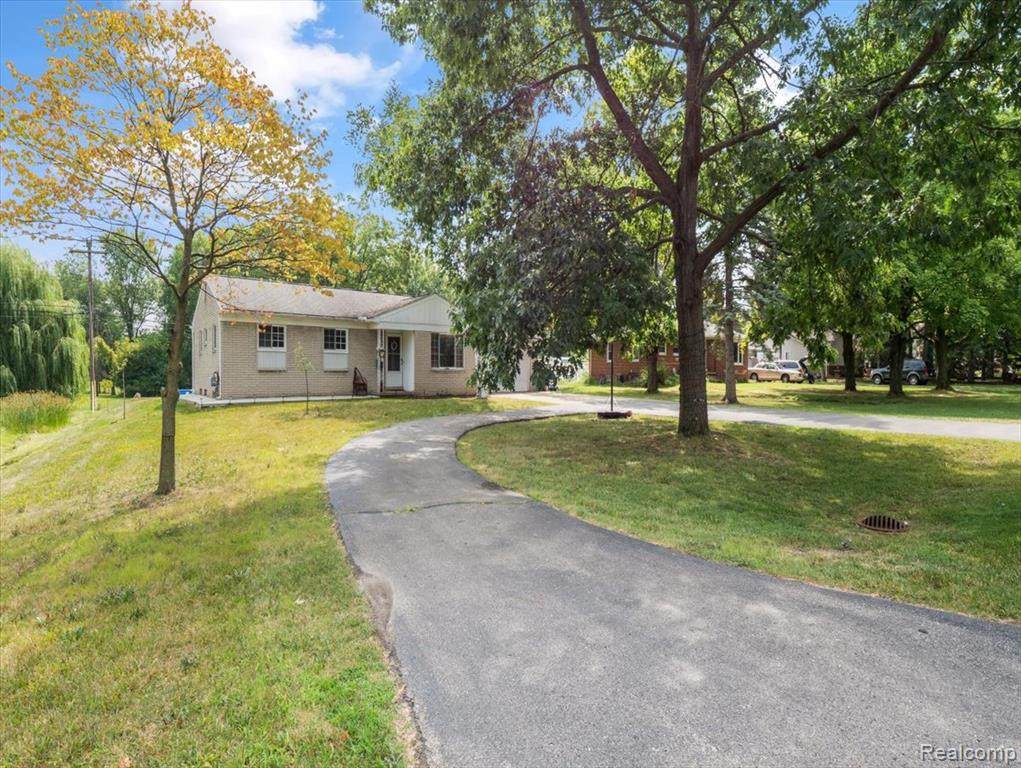5660 Wright Drive - Photo 1