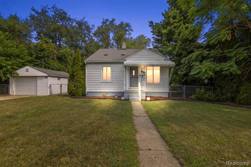 555 Donald Avenue - Photo 1
